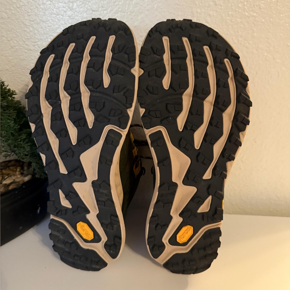 Altra Olive Green Apparel - Picture 6 of 7